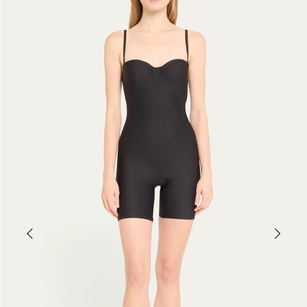 Skims Body Underwire Mid-Thigh Bodysuit Medium